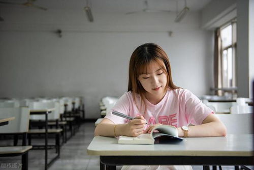 女医生称副业收废品挣得比医院多