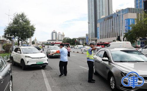 北京交警：请选择合法停车位置避雨