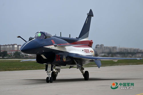 歼10CE模型成兰卡威海空展打卡点