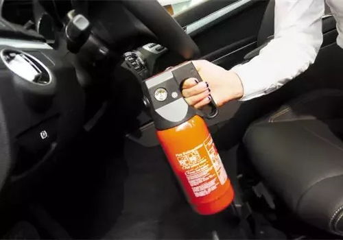 汽车放水要放多少
