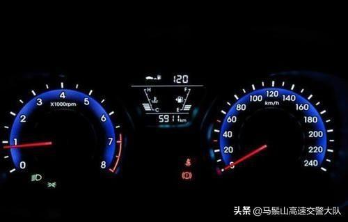 汽车不跑转速多少正常 汽车不跑转速多少正常