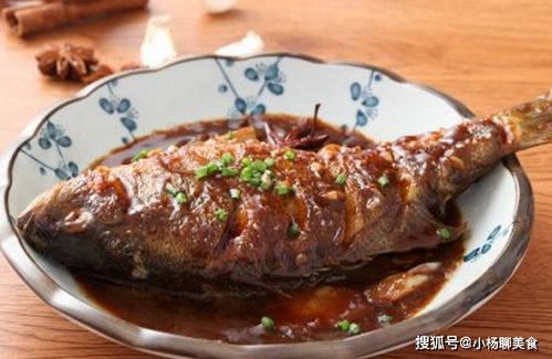 汽车水缸多少升油