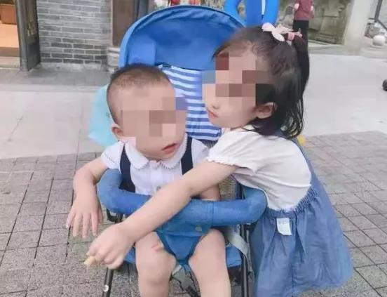 研究生夫妻抱孩子从25楼跃下？假