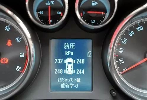 汽车气压冬天多少正常