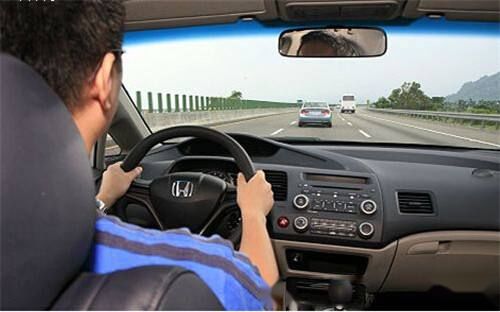 汽车省油能跑多少公里