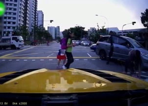汽车小道转弯速度多少
