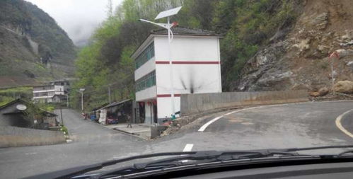 汽车陡坡弯道速度多少