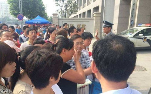 首个走出考场的学霸竟是高二体验生
