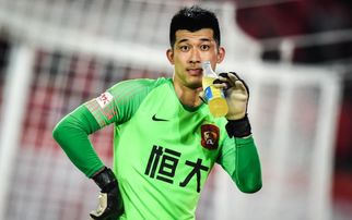 国足训练朱辰杰曹永竞刘殿座缺席