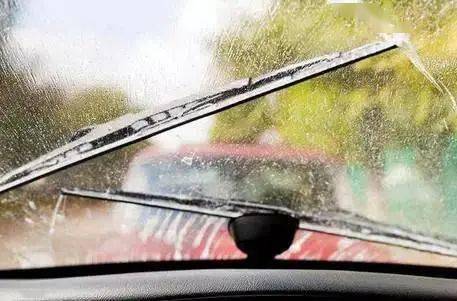 汽车雨刮器有多少水