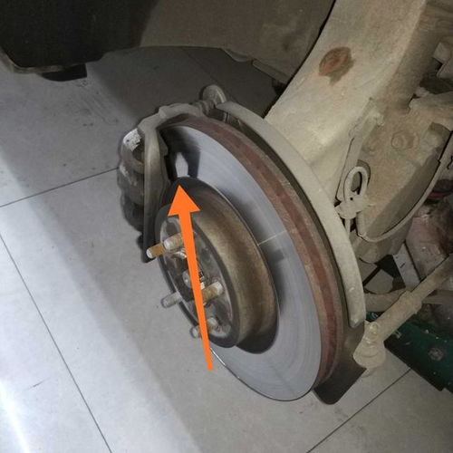 小汽车刹车多少米