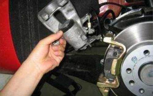 汽车多少公里换刹车