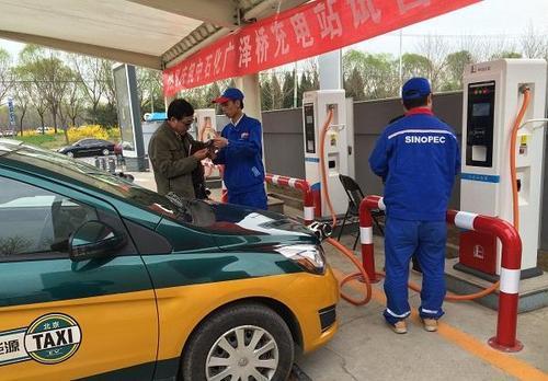 汽车如何判断汽油多少 汽车如何判断汽油多少