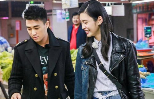 汪峰带3娃过父亲节 二女儿罕见露面