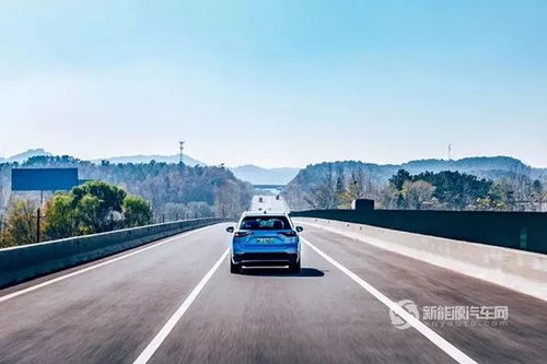 小汽车高速跑多少