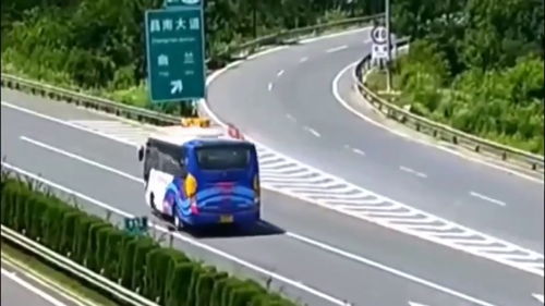 汽车过路口速度多少