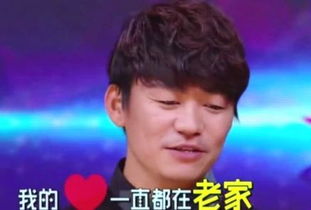 48岁演员郭品超回山东老家收麦子