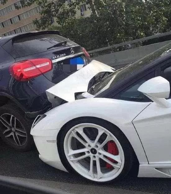 汽车追尾大概陪多少 汽车追尾大概陪多少